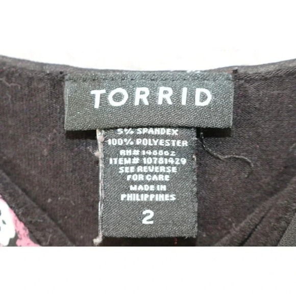 Torrid Black & Floral Spring Top-Size 2 - Picture 5 of 7